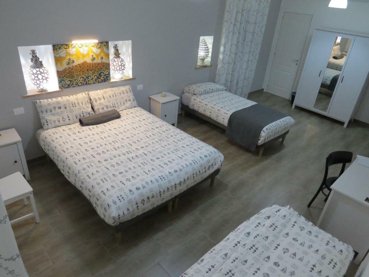 B&B Maison Blanche Кальтаджироне Экстерьер фото